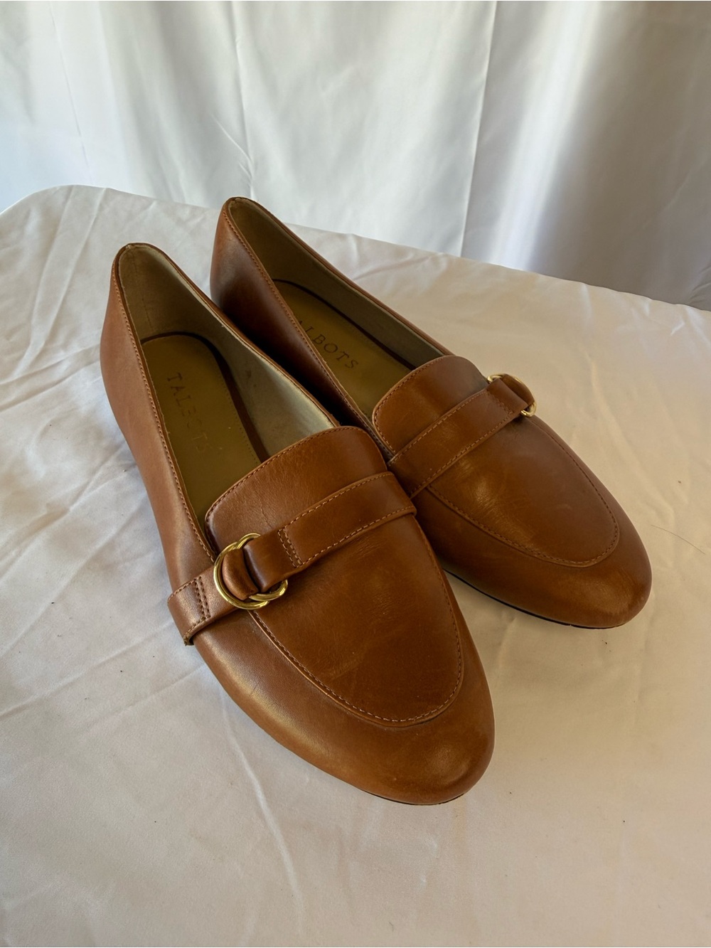 Talbots Women’s 8 Ryan leather loafers camel brown color gold-toned D-ring